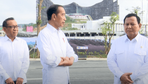 Presiden Joko Widodo (Jokowi) bersama dengan Presiden terpilih 2024-2029 dan Menteri Pertahanan RI Prabowo Subianto memberikan keterangan pers di IKN, pada Senin, 12/8/2024 | YouTube Sekretariat Presiden