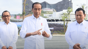 Presiden Joko Widodo (Jokowi) bersama dengan Presiden terpilih 2024-2029 dan Menteri Pertahanan RI Prabowo Subianto memberikan keterangan pers di IKN, pada Senin, 12/8/2024 | YouTube Sekretariat Presiden