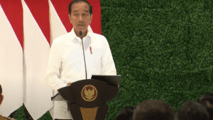 Presiden Joko Widodo (Jokowi) memberikan pengarahan kepada kepala daerah se-Indonesia di di Istana Garuda, IKN, Selasa, 13/8/2024. | YouTube Sekretariat Presiden