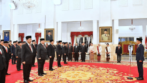Presiden Joko Widodo (Jokowi) menganugerahkan tanda jasa dan tanda kehormatan kepada 64 tokoh | Twitter @jokowi