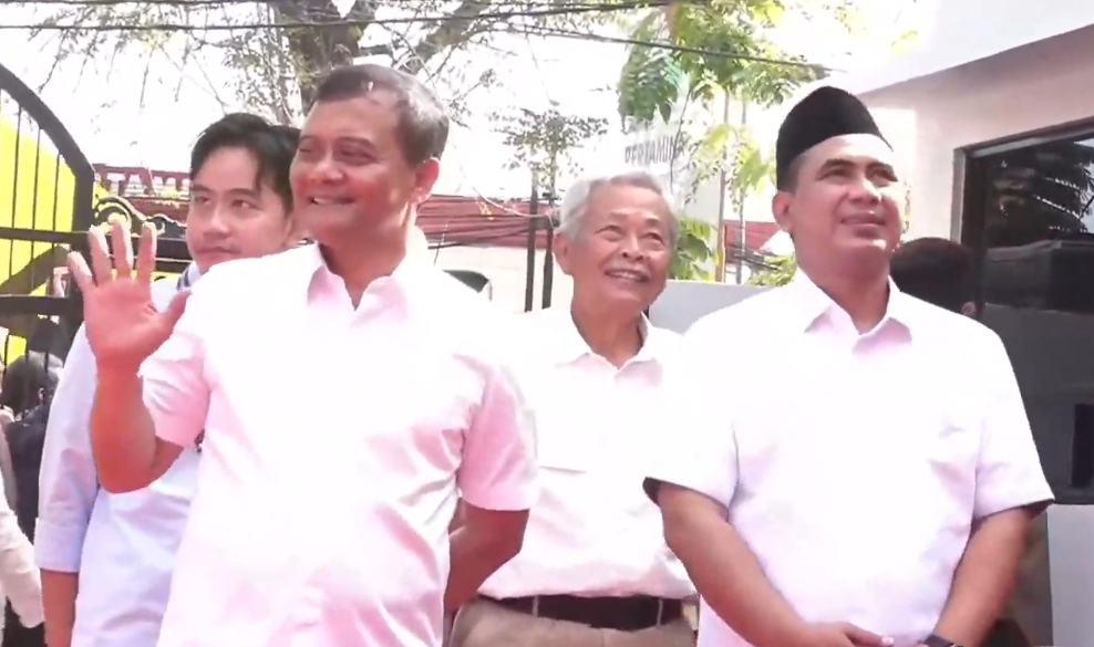 Ahmad Luthfi-Taj Yasin Daftar Pilgub Jateng Didampingi Gibran