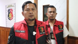 Kanit Reskrim Polsek Tambora Rachmad Wibowo saat memberikan keterangan kepada media di kawasan Polsek Tambora, Jakarta Barat, Senin, 19/8/2024 | Ari Kurniansyah/Forum Keadilan