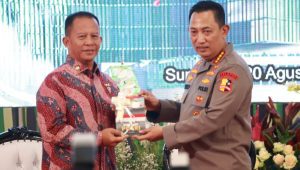 Kapolri Jenderal Listyo Sigit Prabowo menghadiri acara seserahan dan syukuran dalam rangka Hari Juang Polri yang ditetapkan tiap 21 Agustus di Surabaya, Jawa Timur, Selasa, 20/8/2024 | dok. Divisi Humas Polri