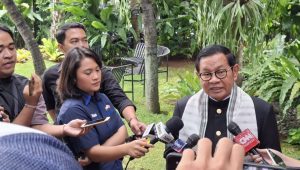 Bakal calon gubernur Jakarta, Pramono Anung menyapa awak media di kediamannya di Jalan Haji Ambas, Cipete, Jakarta Selatan, Rabu, 28/8/2024 | Ali Mansur/Forum Keadilan
