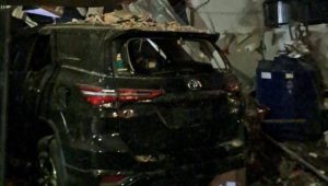Sebuah rumah di Jalan Kaliandra, Cengkareng, Jakarta Barat (Jakbar), hancur berantakan pada Kamis, 1/8/2024 pagi.