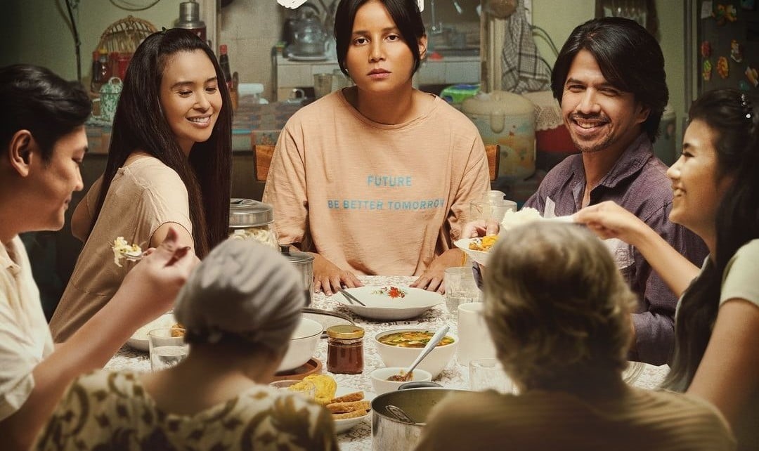 Sinopsis Home Sweet Loan, Realita Tantangan Generasi Sandwich
