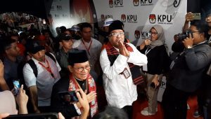 Momen pasangan Pramono Anung-Rano Karno tiba di Komisi Pemilihan Umum (KPU) DKI Jakarta, Senin, 23/9/2024 | Novia Suhari/Forum Keadilan