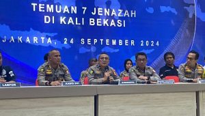 Karo Dokpol Pusdokkes Polri, Brigjen Nyoman Eddy Purnama Wirawan (tengah) saat memberrikan keterangan ke media di RS Polri, Kramat Jati, Jakarta Timur, Selasa, 24/9/2024 | Ari Kurniansyah/Forum Keadilan
