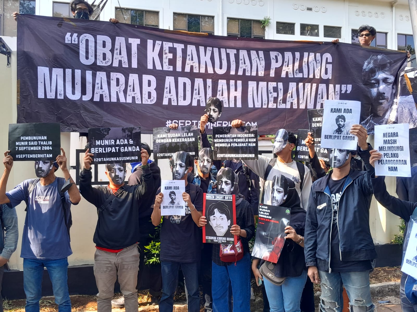 Koalisi Masyarakat Sipil Gelar Aksi Tuntut Penyelesaian Kasus Pembunuhan Munir