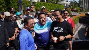 Bakal pasangan calon Gubernur dan Wakil Gubernur Jakarta, Pramono Anung dan Rano Karno, secara tak sengaja bertemu dengan mantan Gubernur DKI Anies Baswedan saat acara car free day (CFD) di Jakarta, Minggu, 1/9/2024 pagi tadi.