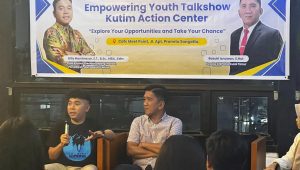 Staf Khusus (Stafsus) Presiden RI Bidang Inovasi, Pendidikan, dan Daerah Terluar, Billy Mambrasar dalam acara Empowering Youth Talk Show yang pertama kali diadakan oleh Kutim Action di Sangatta, Kalimantan Timur, Jumat, 30/8/2024 | ist