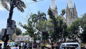 Momen kesibukan sebelum kedatangan Paus Fransiskus ke Gereja Katedral Jakarta Pusat, Rabu, 4/9/2024 | Merinda Faradianti/Forum Keadilan