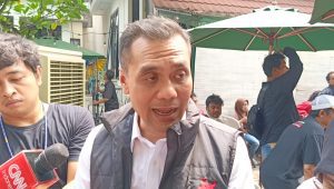 Juru bicara tim sukses (timses) pemenangan pasangan calon gubernur dan wakil gubernur Pramono Anung-Rano Karno Cyril Raoul Hakim (Chiko Hakim), saat ditemui Warung Doel, di Jagakarsa, Jakarta Selatan, Jumat, 6/9/2024 | Ali Mansur/Forum Keadilan