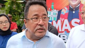 Bakal calon Wakil Gubernur Jakarta Rano Karno alias bang Doel saat ditemui di Warung Garasi Si Doel, Lebak Bulus, Jakarta Selatan, Senin, 9/9/2024 | Ali Mansur/Forum Keadilan