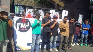 Fraksi Mahasiswa dan Pemuda Malang - Jakarta berdemonstrasi di Kejaksaan Agung, Jakarta, Rabu, 11/9/2024 | Reynaldi Adi Surya/Forum Keadilan