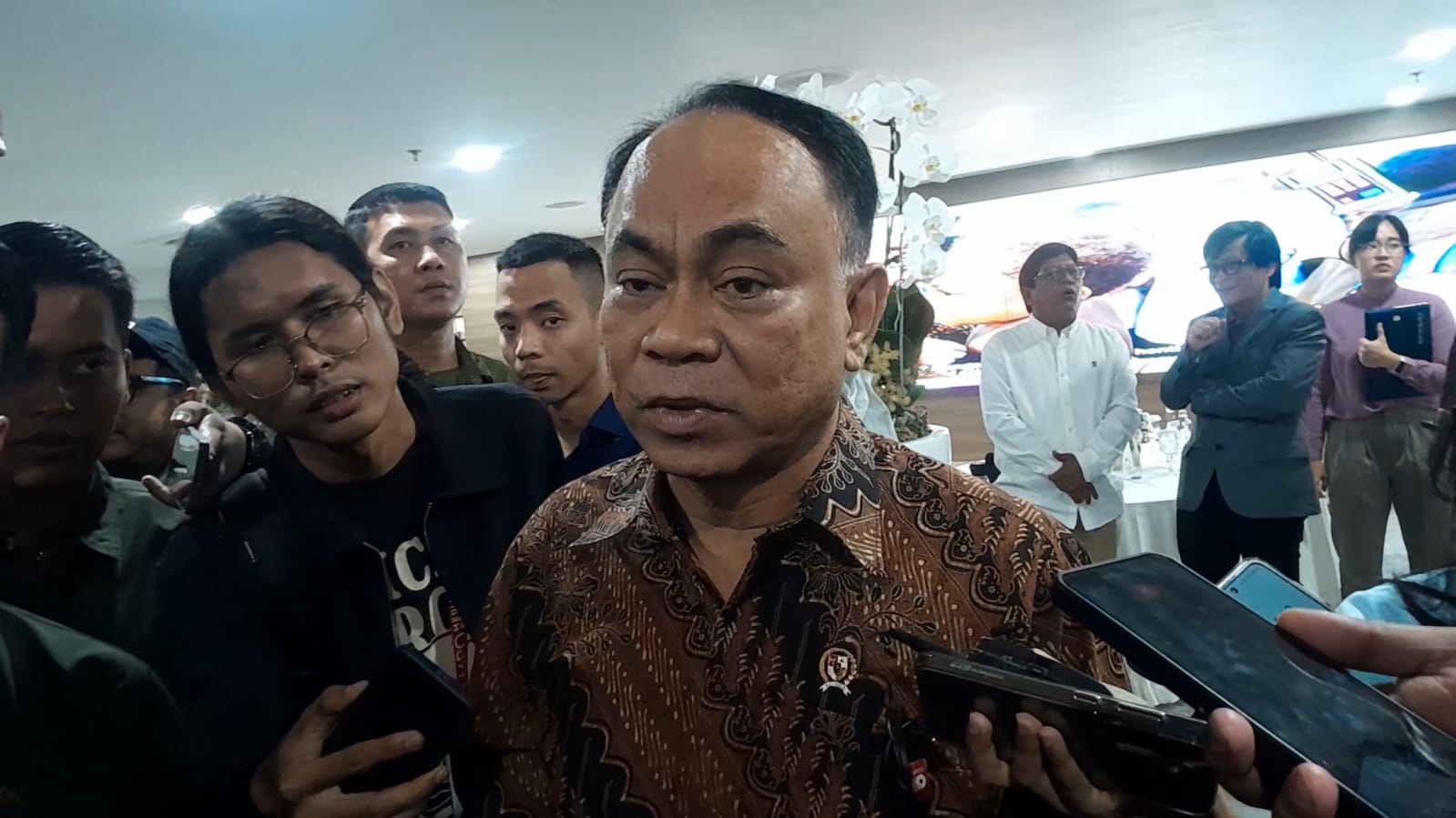 Menkominfo akan Umumkan Pemilik Akun ‘Fufufafa’: Pastinya Bukan Punya Gibran