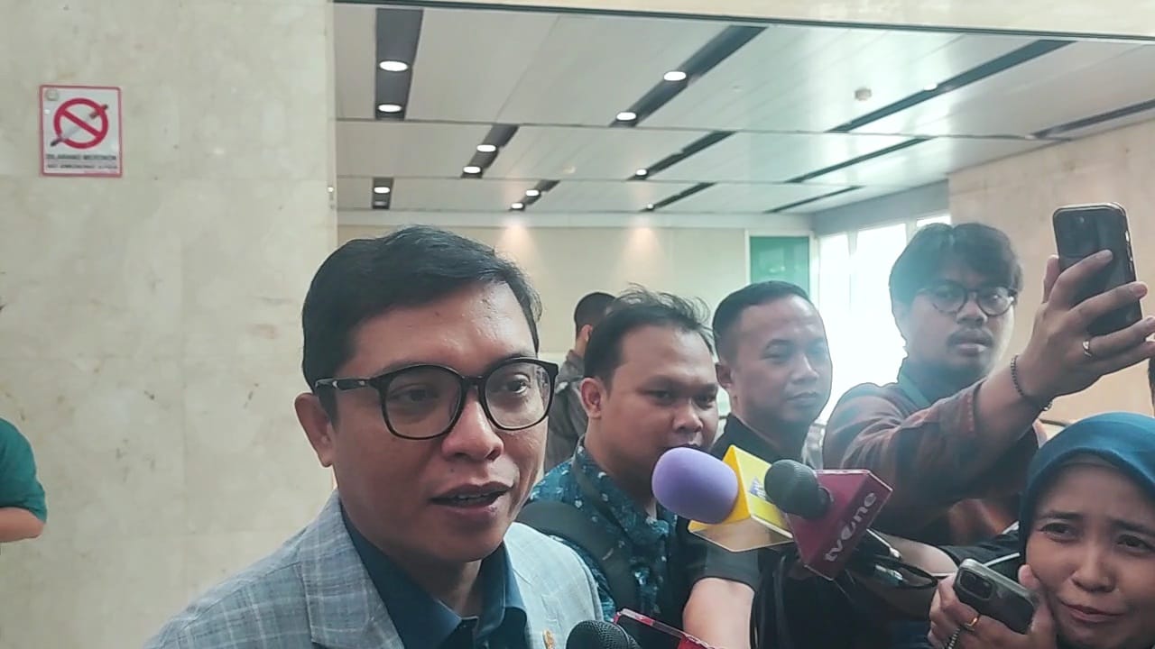 Baleg Tegaskan Pin Penghargaan Anggota DPR Bukan Emas, Hanya Logam Biasa