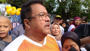 Calon Wakil Gubernur Jakarta nomor urut 3 Rano Karno alias Bang Doel blusukan ke Pasar Tradisional Lenteng Agung, Jagakarsa, Jakarta Selatan, Rabu, 25/9/2024 | Ali Mansur/Forum Keadilan