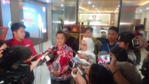 Mantan politisi PDI Perjuangan (PDIP) Tia Rahmania bersama kuasa hukum mendatangi Bareskrim Mabes Polri, Jumat, 27/9/202 | Reynaldi Adi Surya/Forum Keadilan