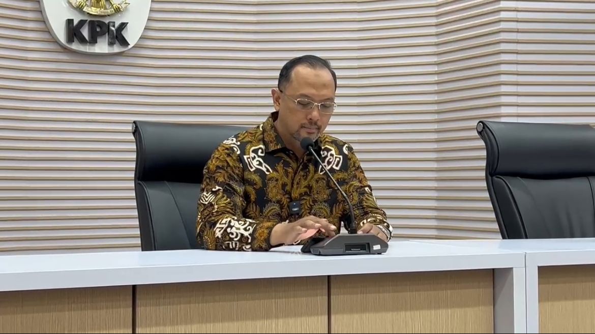 Korupsi Dana Pokmas Jatim, KPK Geledah 10 Rumah dan Sita Uang Rp1 Miliar
