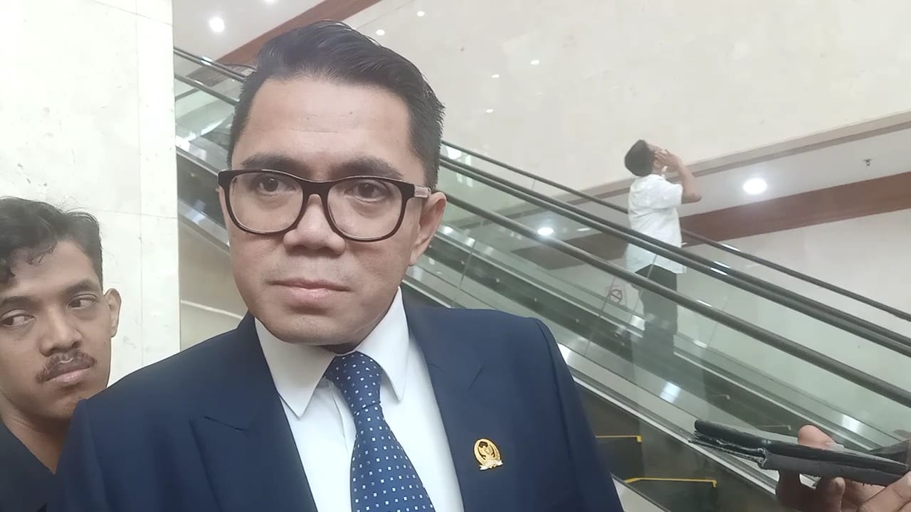 Arteria Dahlan Mundur dari DPR demi Cucu Bung Karno