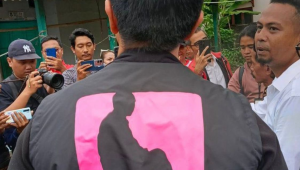 Ketua Umum PSI sekaligus putra bungsu Presiden Joko Widodo (Jokowi) menggunakan rompi 'Putra Mulyono' | Ist