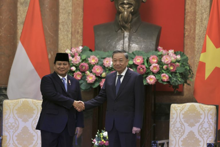 Bertemu dengan Presiden Vietnam, Prabowo Bahas Badai Topan Yagi hingga Pertahanan