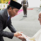 Presiden Joko Widodo menyambut kedatangan Paus Fransiskus di Istana Merdeka | YouTube Sekretariat Presiden
