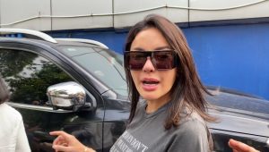 Artis Nikita Mirzani melaporkan pengacara Razman Arif Nasution dan Vadel Badjideh ke Polda Metro Jaya pada Kamis, 3/10/2024 | Ari Kurniansyah/Forum Keadilan