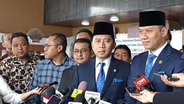 AHY Hadiri Pelantikan Ibas Jadi Wakil Ketua MPR