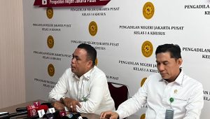 Sikap PN Jakpus soal hakim yang lakukan mogok massal (kiri: Humas Pengadilan Negeri (PN) Jakarta Pusat Zulkifli Atjo. Kanan: Hakim PN Jakpus Bintang AL), Senin, 7/10/2024| Merinda Faradianti/Forum Keadilan
