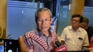Wakil ketua KPK Alexander Mawarta saat memberikan keterangan kepada media di Polda Metro Jaya, Jakarta Selatan, Selasa, 15/10/2024 | Ari Kurniansyah/Forum Keadilan