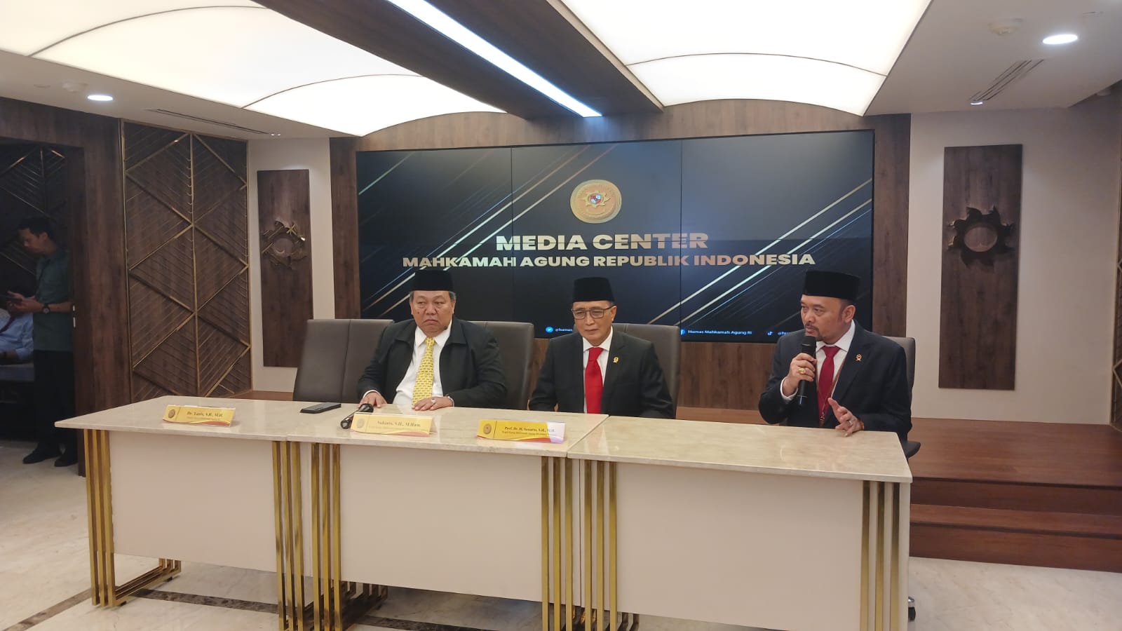 Pengucapan Sumpah Jabatan Ketua MA Terpilih Tunggu Keputusan Presiden