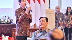 Presiden Joko Widodo (Jokowi) dalam acara jamuan makan siang di Istana Negara, Jakarta, Jumat, 18/10/2024. | Dok BPMI Setpres/Vico