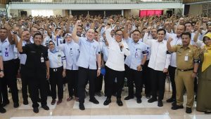 Wakil Menteri Ketenagakerjaan (Wamenaker) Immanuel Ebenezer Gerungan mengunjungi pabrik Sritex Sukoharjo, Jawa Tengah pada Senin, 28/10/2024 | Instagram @immanuelebenezer