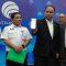 Menkominfo Budi Arie Setiadi memperlihatkan peringatan dini bencana melalui telepon genggam di Kantor Kominfo, Jakarta Pusat, Selasa, 1/10/2024 | Novia Suhari/Forum Keadilan