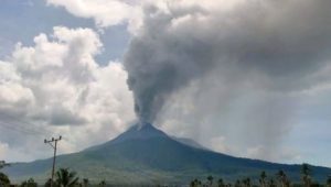 Gunung Lewotobi Laki-laki, yang terletak di Pulau Flores, Nusa Tenggara Timur (NTT) | Ist