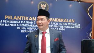 Ketua DKPP Heddy Lugito saat memberikan keterangan kepada wartawan di Jakarta, Jumat, 8/11/2024 | Syahrul Baihaqi/Forum Keadilan