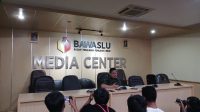 Ketua Badan Pengawas Pemilu (Bawaslu RI) Rahmat Bagja dalam konferensi pers di Gedung Bawaslu, Jakarta Pusat, Rabu, 13/11/2024 | Syahrul Baihaqi/Forum Keadilan