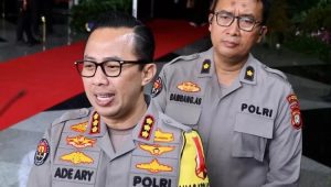 Kabid Humas Polda Metro Jaya Kombes Pol Ade Ary Syam Indradi saat memberikan keterangan kepada awak media di Polda Metro Jaya, Jakarta Selatan, Sabtu, 23/11/2024 | Ari Kurniansyah/Forum Keadilan