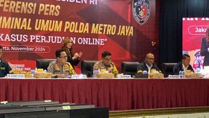 Kapolda Metro Jaya Irjen Karyoto saat memberikan keterangan kepada media di Polda Metro Jaya, Jakarta Selatan, Senin, 25/11/2024 | Ari Kurniansyah/Forum Keadilan