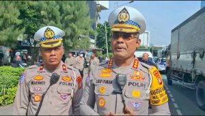 Direktur Lalu Lintas Polda Metro Jaya Kombes Pol Latif Usman di lampu merah Slipi, Jakarta Barat, pada Selasa, 26/11/2024 | ist
