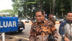 Pengacara mantan Ketua KPK Firli Bahuri, Ian Iskandar, di Polda Metro Jaya, Jakarta Selatan, Kamis, 28/11/2024 | Ari Kurniansyah/Forum Keadilan