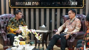 Pimpinan KPK Nawawi Pomolango bersama Menko Kumham Imipas Yusril Ihza Mahendra di Gedung Eks Sentra Mulia, Jakarta Selatan, Kamis, 7/11/2024 | Instagram @yusrilihzamhd