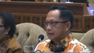 Menteri Dalam Negeri (Mendagri) Tito Karnavian dalam rapat kerja bersama Komisi II DPR RI di kompleks Parlemen, Senayan, Jakarta Pusat, Kamis, 31/10/2024 | YouTube TVR PARLEMEN