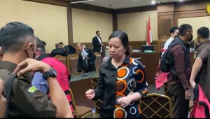 Rosaliana usai menjalani sidang tuntutan di Pengadilan Negeri Tipikor Jakarta Pusat, Senin 9/12/2024 | Ari Kurniansyah/Forum Keadilan