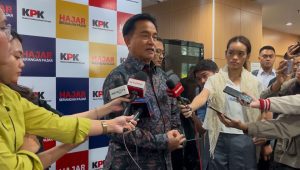 Menteri Koordinator Bidang Hukum, Hak Asasi Manusia, Imigrasi, dan Pemasyarakatan Indonesia Yusril Ihza Mahendra di Gedung ACLC atau C1, Jakarta Selatan, Selasa, 10/12/2024 | Merinda Faradianti/Forum Keadilan