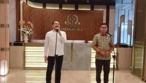 Jaksa Agung Sanitiar Burhanudin dan Kepala BPOM Taruna Ikrar usai menjalin kerja sama di Gedung Kejagung, Jakarta Selatan, Rabu, 11/12/2024 | Syahrul Baihaqi/Forum Keadilan