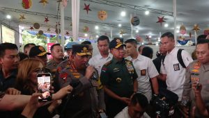 Kapolri Jendral Listyo Sigit Prabowo dan Panglima TNI Jenderal Agus Subiyanto saat konferensi pers di Gereja Katedral, Jakarta, Selasa, 24/12/2024 | Syahrul Baihaqi/Forum Keadilan