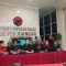 Ketua DPP PDIP Bidang Kehormatan Partai Komarudin Watubun (ketiga dari kanan) dan Ketua DPP PDIP Ronny Talapessy (ketiga dari kiri) melakukan konferensi pers di Kantor DPP PDIP, Selasa, 24/12/2024 | Syahrul Baihaqi/Forum Keadilan